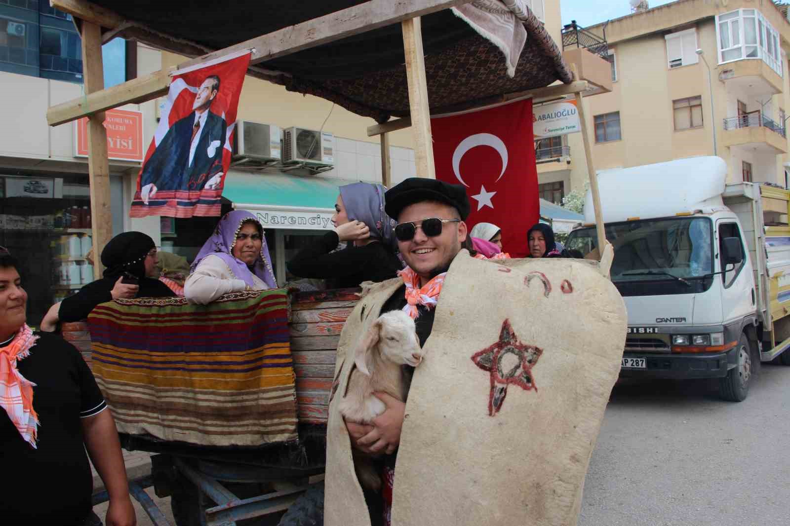 27 geleneksel kumluca tarim ve seracilik festivali yoruk gocu ile basladi 0 r6DZdFTa