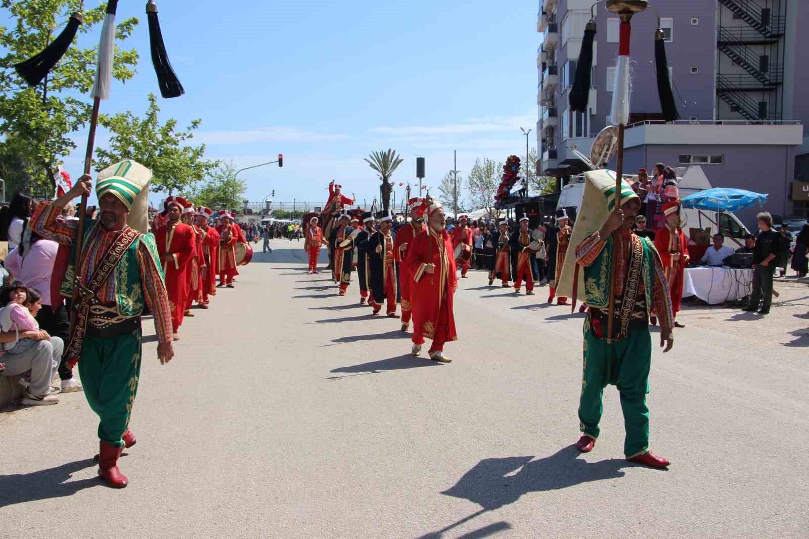 27 geleneksel kumluca tarim ve seracilik festivali yoruk gocu ile basladi 10 QitXAmJ2