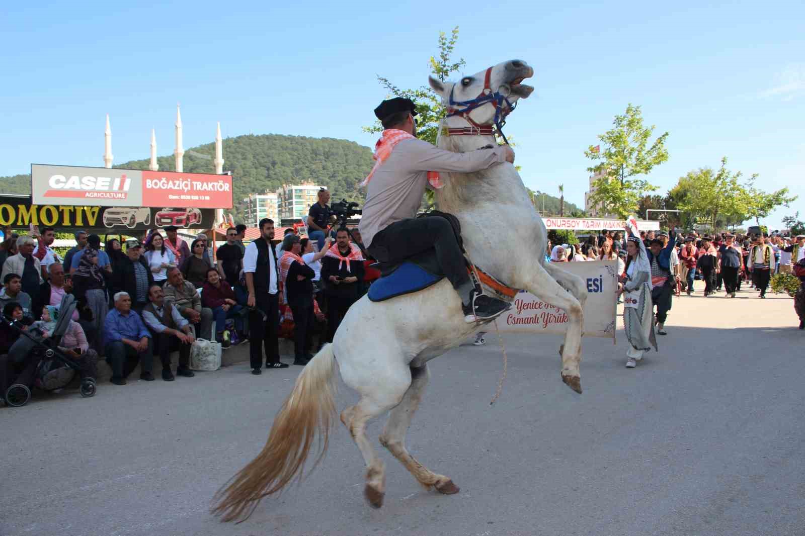 27 geleneksel kumluca tarim ve seracilik festivali yoruk gocu ile basladi 12 STL8BHgY