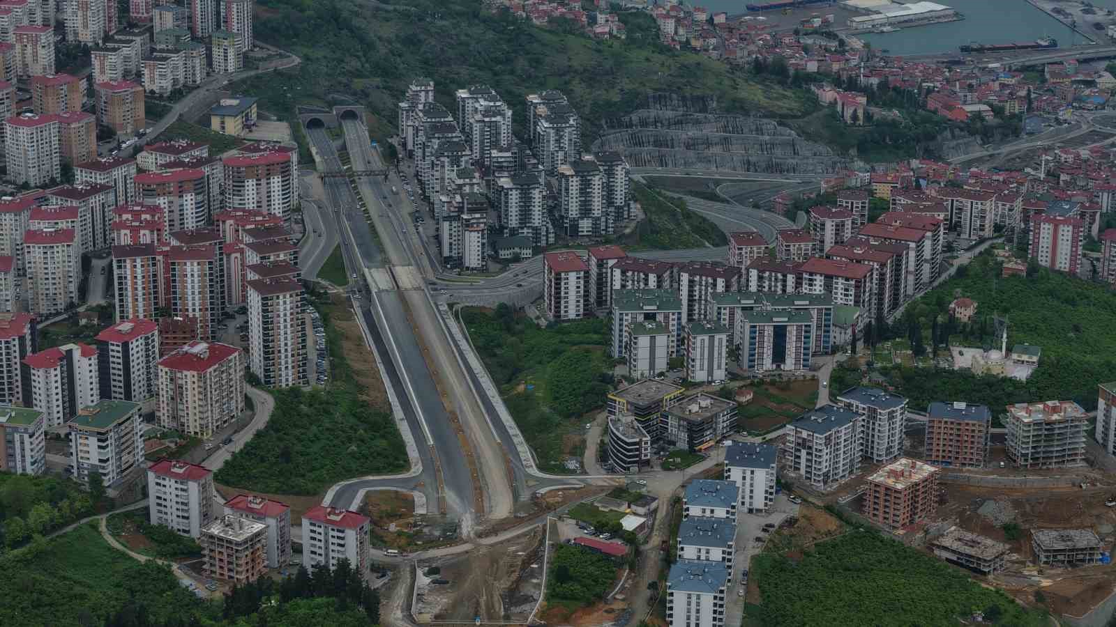 28 kilometre uzunlugundaki kanuni bulvarinin 20 kilometrelik kismi ulasima acildi 11 eENdIbIk