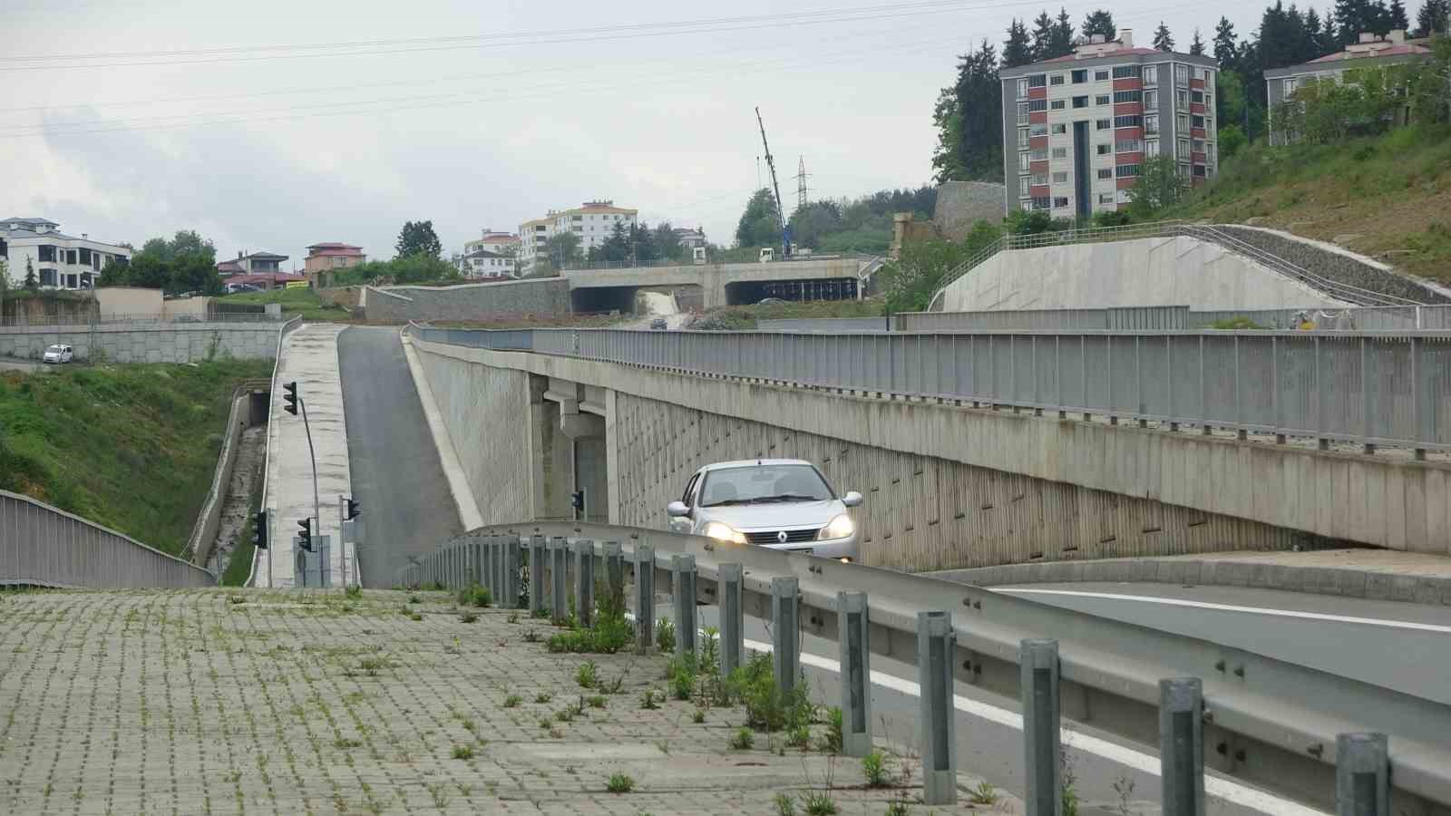 28 kilometre uzunlugundaki kanuni bulvarinin 20 kilometrelik kismi ulasima acildi 14 Nqdm1KFs