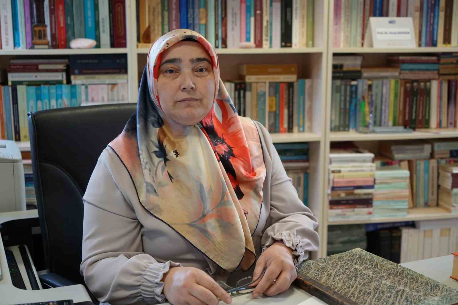 28 subatin golgesinde yarim kalan egitimini 50 yasinda tamamlandi 0 4bshENUb
