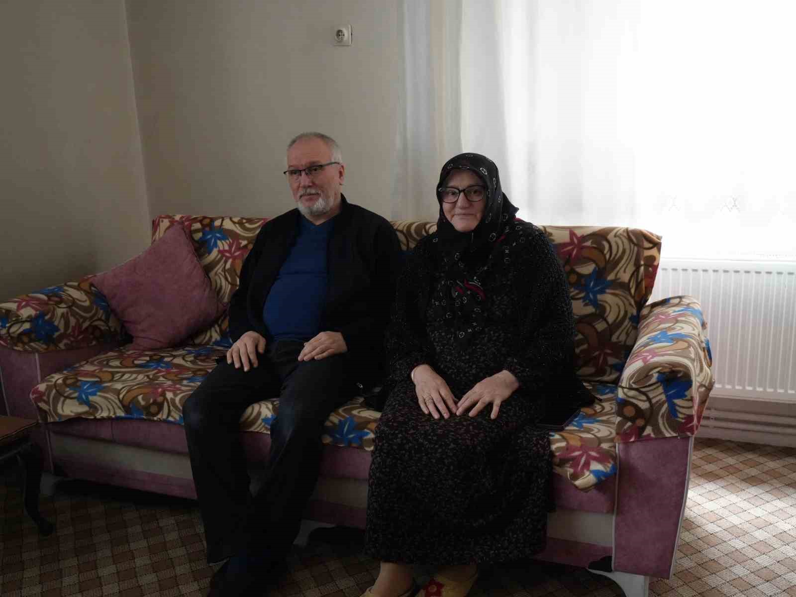 28 subatta basortusu sebebiyle meslegini birakmak zorunda kalan emekli ogretmen o karanlik gunleri anlatti X7RLVIll