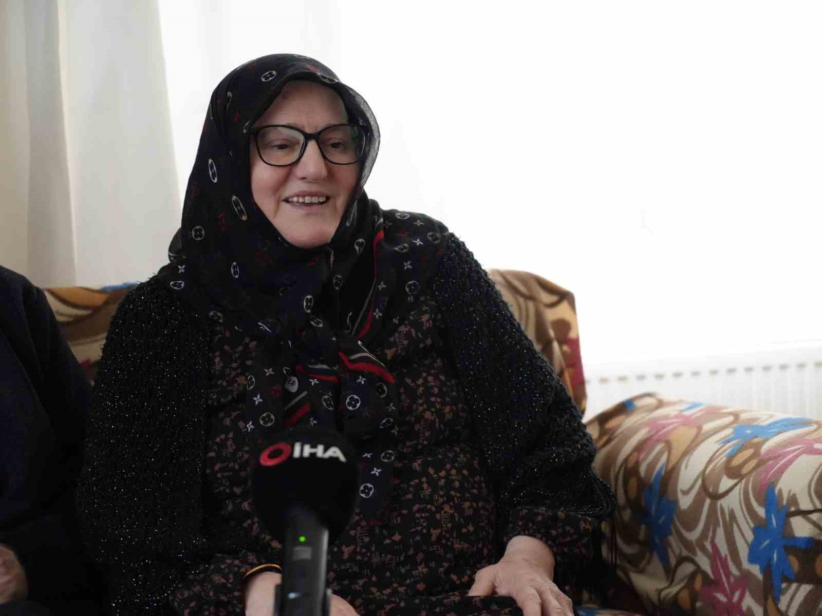 28 subatta basortusu sebebiyle meslegini birakmak zorunda kalan emekli ogretmen o karanlik gunleri anlatti yBptsPnL