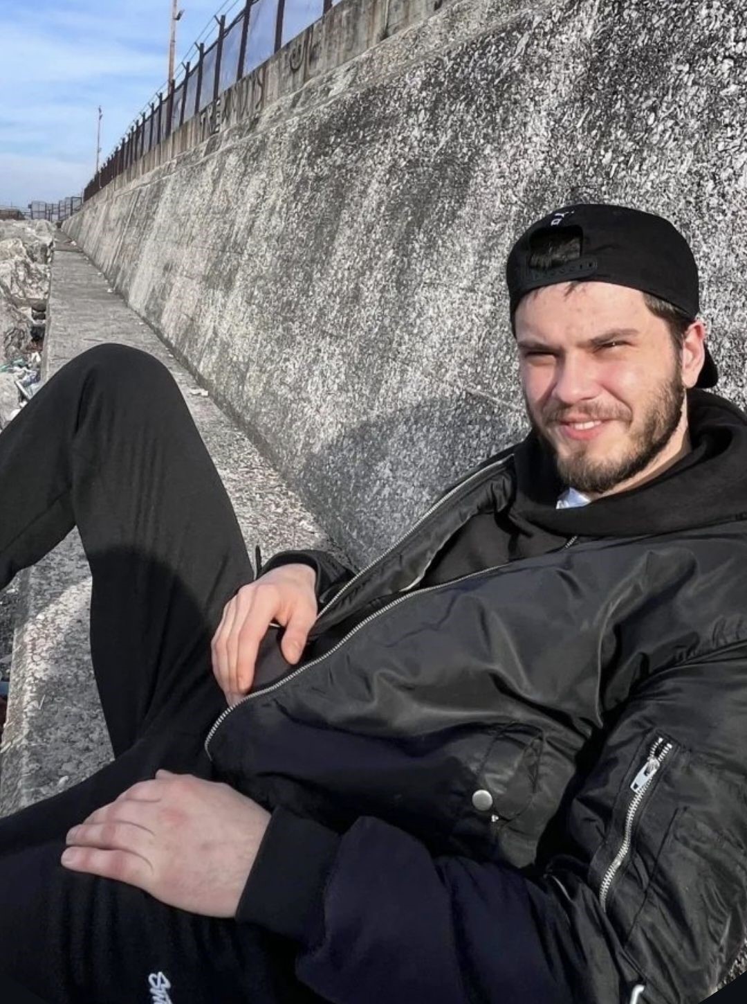 28 yasindaki genc evinde olu bulundu kiz arkadasi gozaltinda 4 gygaOvaY