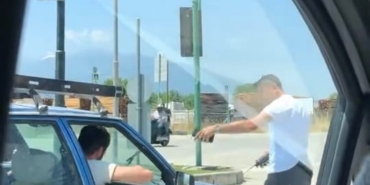 280-bin-tl-camdan-ayak-cikarma-cezasi-2R4Kmz6L.jpg