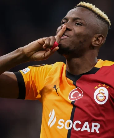 281124 Victor Osimhen of Galatasaray celebrates victory 1920.jpg (2)