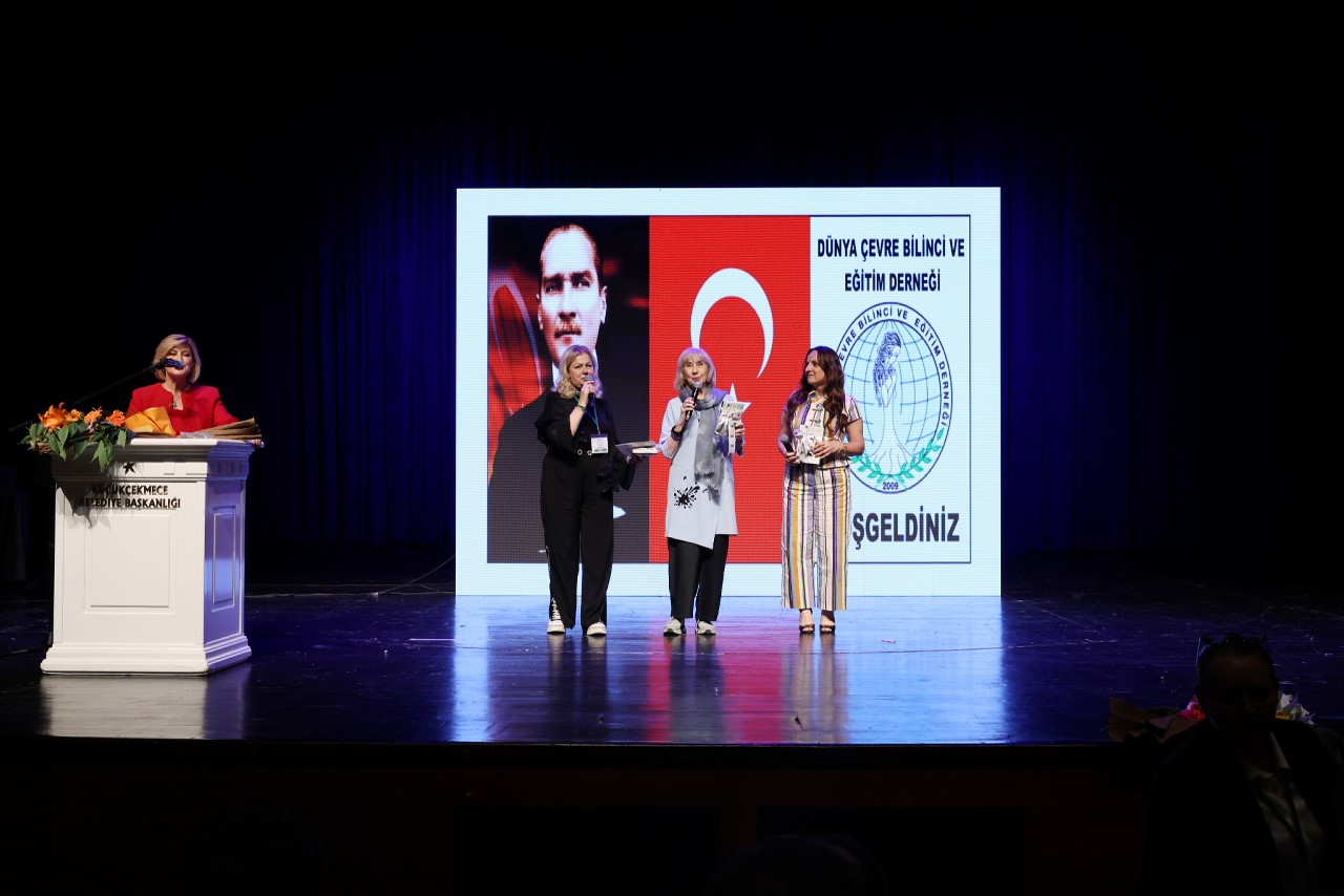 2.Yüzyıl Cumhuriyet Ödülleri sahiplerini buldu 6 2yuzyil cumhuriyet odulleri sahiplerini buldu 2 IluAwAY9