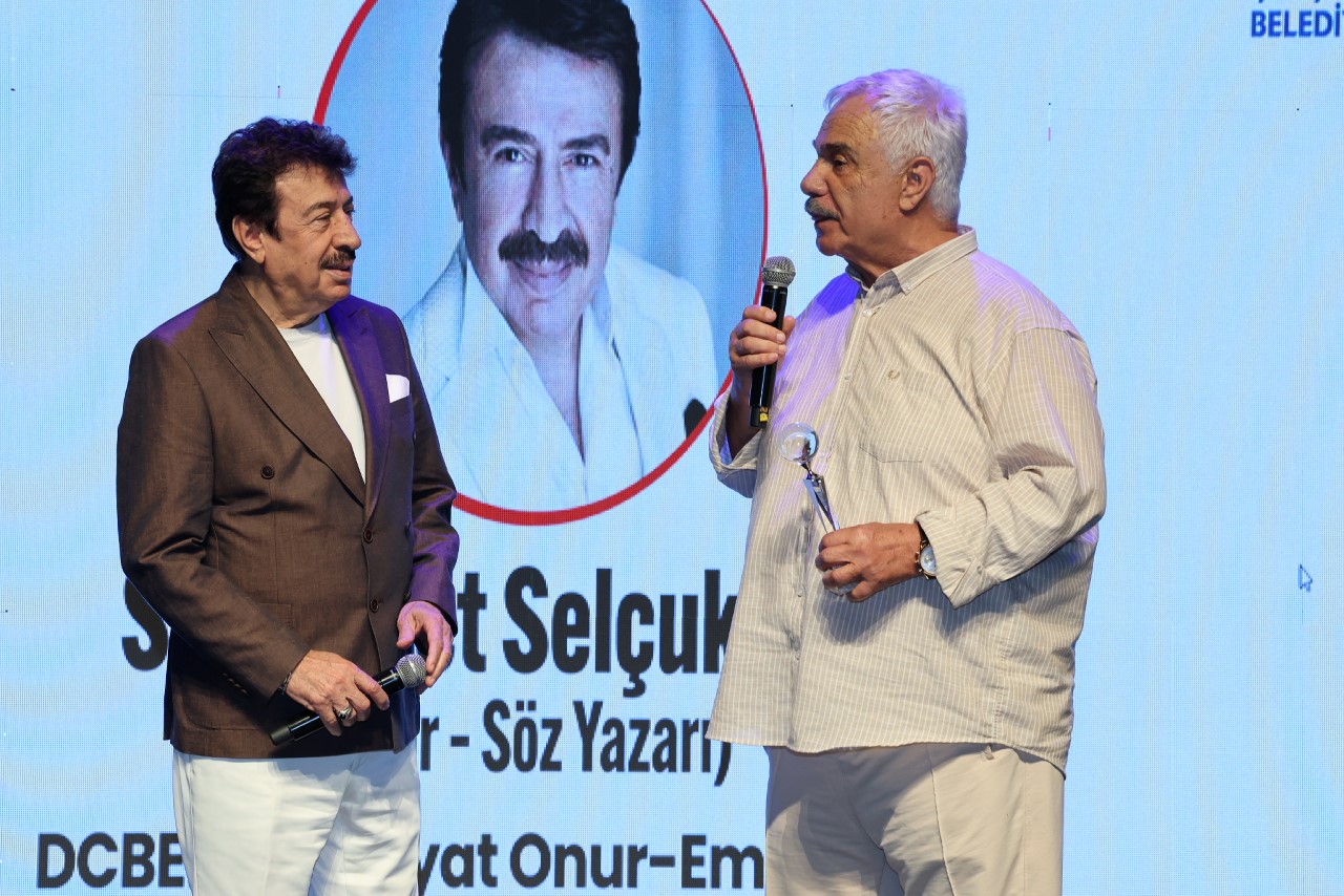 2.Yüzyıl Cumhuriyet Ödülleri sahiplerini buldu 7 2yuzyil cumhuriyet odulleri sahiplerini buldu 3 v19A6lQH
