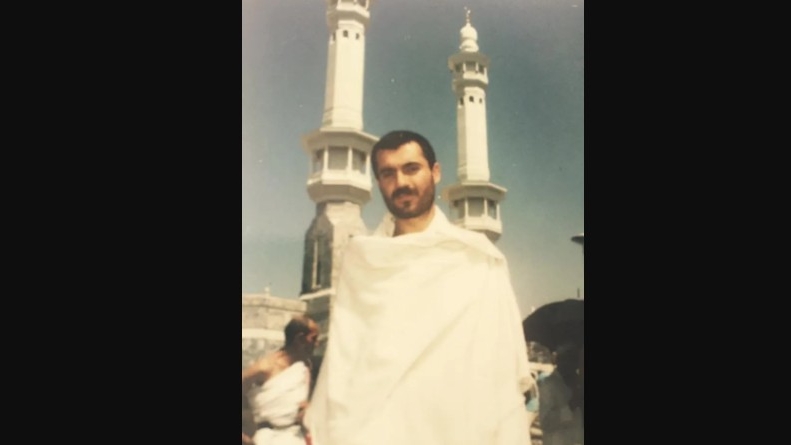 Nihat Hatipoğlu kimdir?