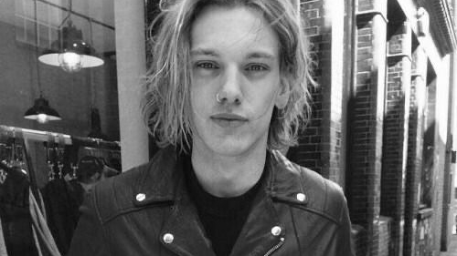 Jamie Campbell Bower kimdir?