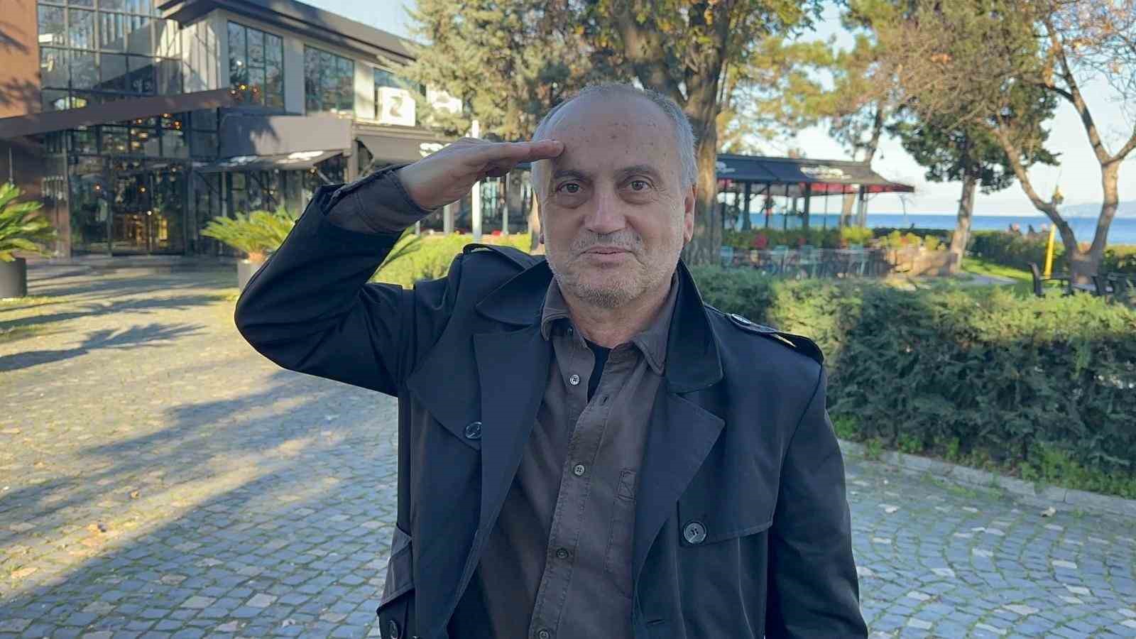 3 çocuk, 5 torun sahibi: Çifte vatandaşlık aldı, 62 yaşında askere çağırıldı 4 3 cocuk 5 torun sahibi cifte vatandaslik aldi 62 yasinda askere cagirildi 0 2A2148Hs