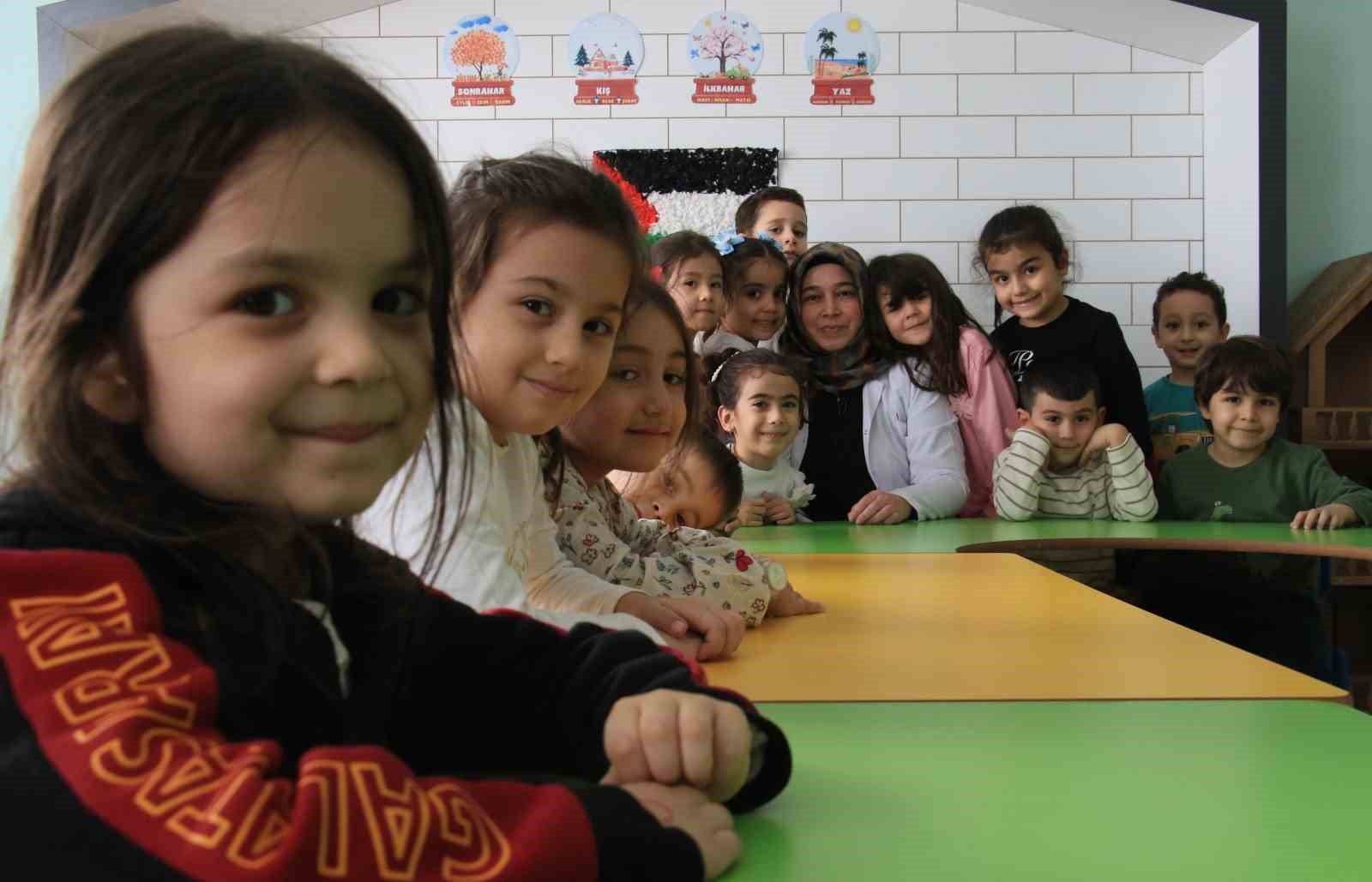3 çocuk annesinin azmi: Hayvancılıkla uğraşırken çocukların ilk öğretmeni oldu 5 3 cocuk annesinin azmi hayvancilikla ugrasirken cocuklarin ilk ogretmeni oldu 1 gYbFGWza