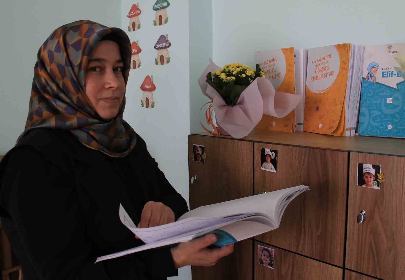 3 çocuk annesinin azmi: Hayvancılıkla uğraşırken çocukların ilk öğretmeni oldu 6 3 cocuk annesinin azmi hayvancilikla ugrasirken cocuklarin ilk ogretmeni oldu 2 QJ9uj6sC