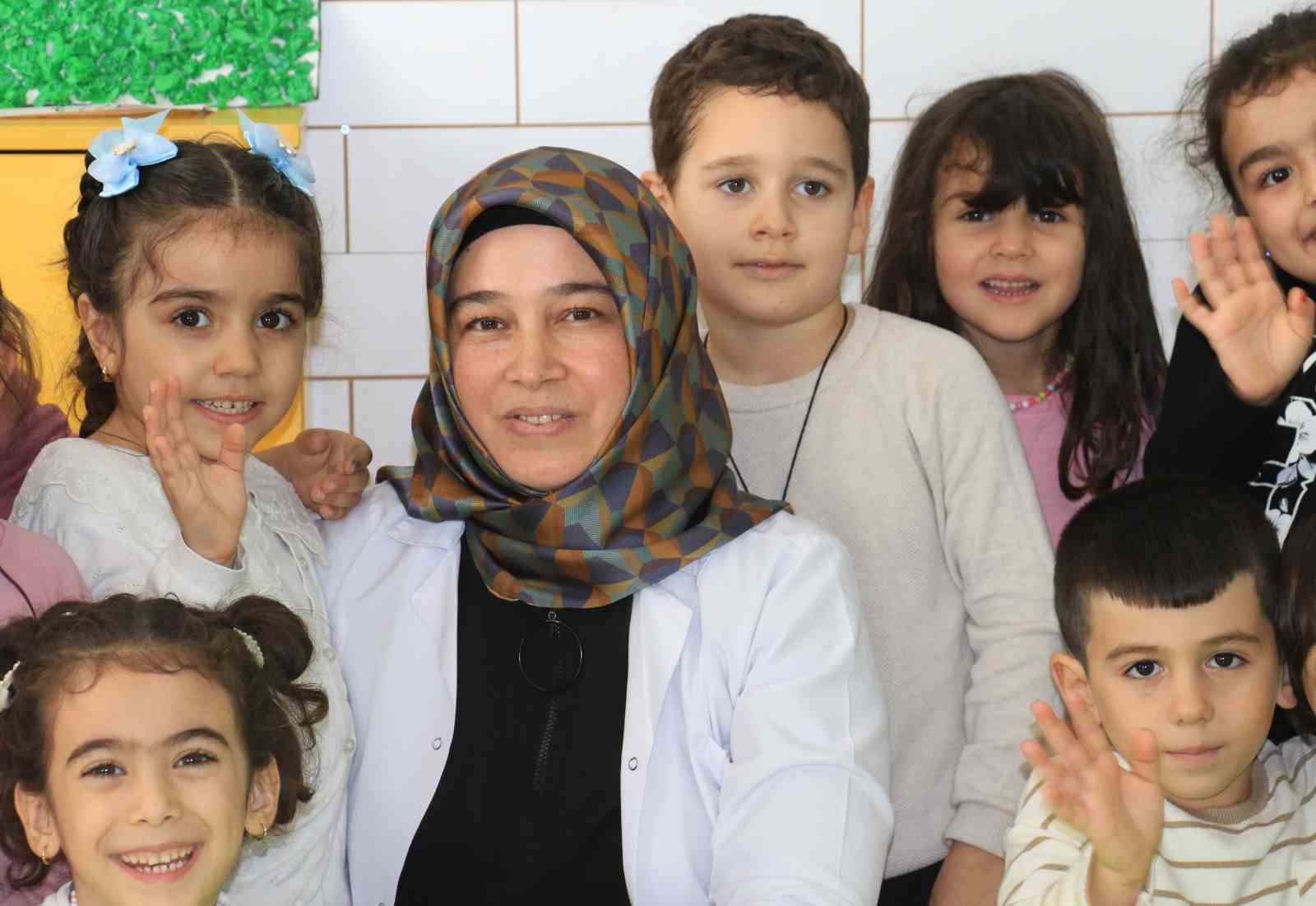 3 çocuk annesinin azmi: Hayvancılıkla uğraşırken çocukların ilk öğretmeni oldu 8 3 cocuk annesinin azmi hayvancilikla ugrasirken cocuklarin ilk ogretmeni oldu 4 118rPLsm