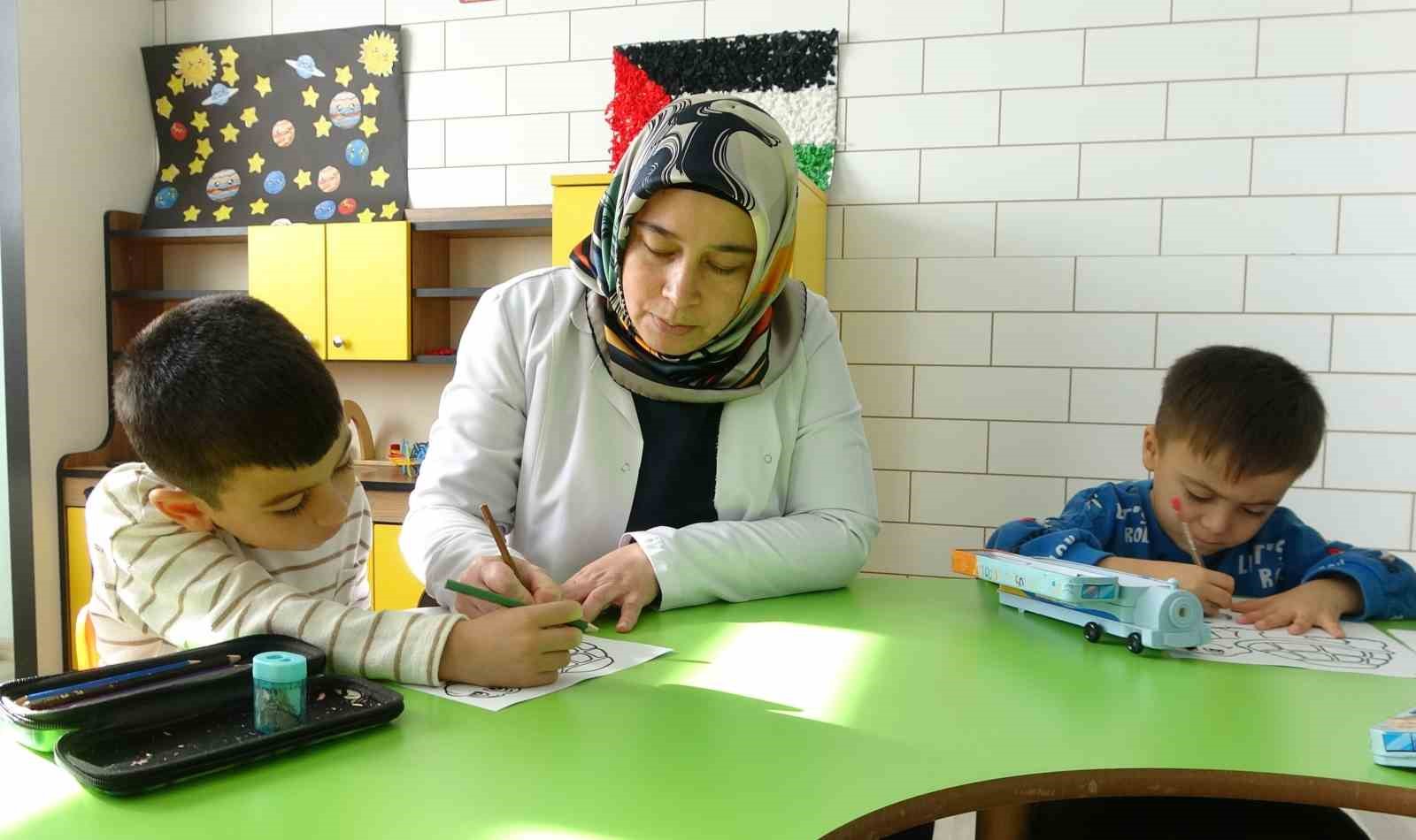 3 çocuk annesinin azmi: Hayvancılıkla uğraşırken çocukların ilk öğretmeni oldu 11 3 cocuk annesinin azmi hayvancilikla ugrasirken cocuklarin ilk ogretmeni oldu 7 iYDpJhDO