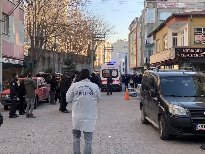 3 kişiyi öldüren cinayet zanlısı hakim karşısında 5 3 kisiyi olduren cinayet zanlisi hakim karsisinda 1 9Fgatz3u