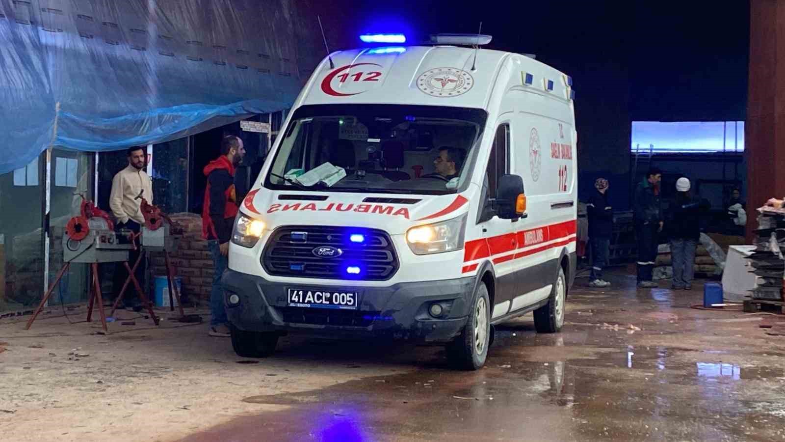 3 metre derinligindeki bos akvaryuma dusen isci yaralandi 0 EQpWEUC6