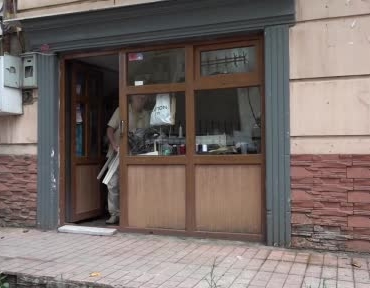 3-metrekarelik-dukkanda-konfeksiyona-direniyor-dUz37apP.jpg