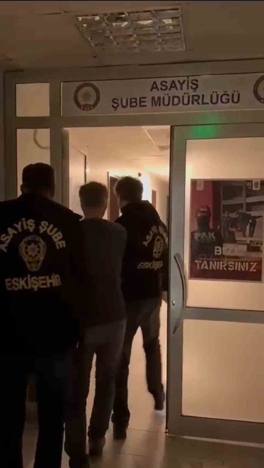3 yil hapisle aranan sahis saklandigi catida yakalandi 2 vdLdINu3