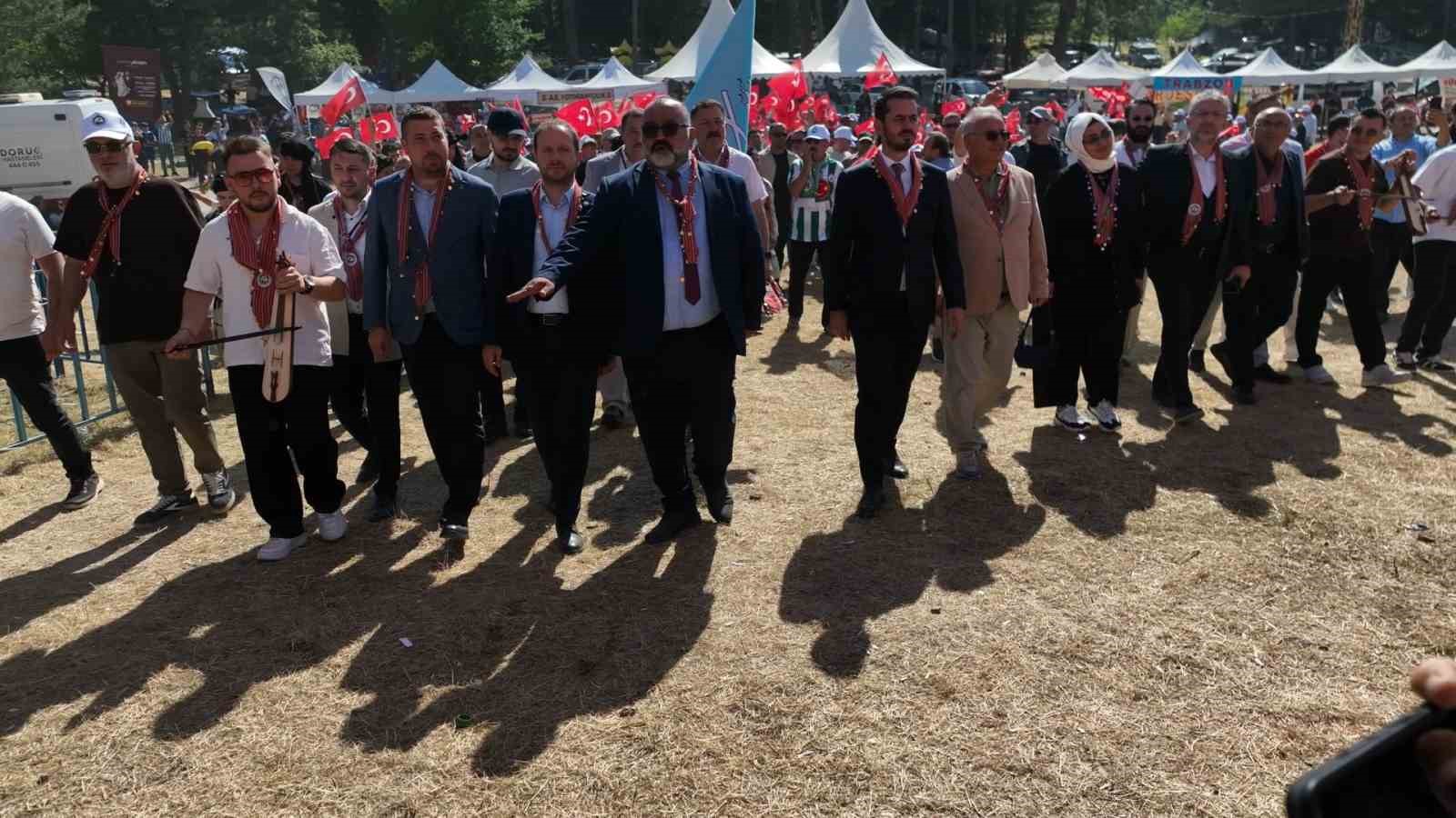 30 bin Giresunlu Bursa’da buluştu, 3 gün 3 gece horon coşkusunu doyasıya yaşadı 4 30 bin giresunlu bursada bulustu 3 gun 3 gece horon coskusunu doyasiya yasadi 0 pv3kjGK4