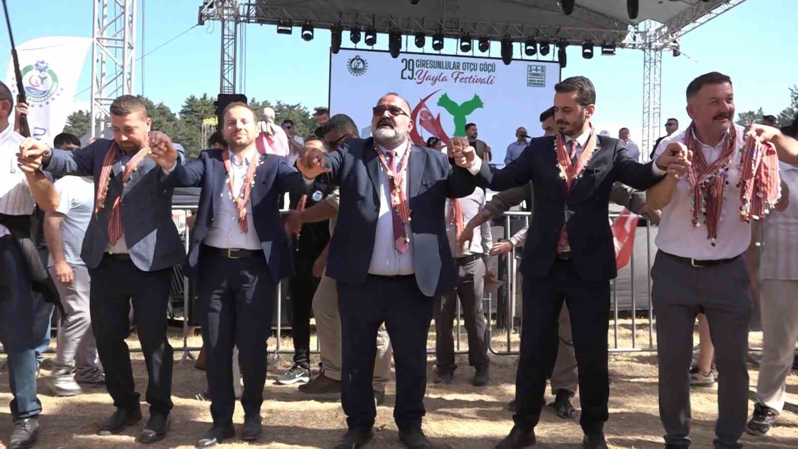 30 bin Giresunlu Bursa’da buluştu, 3 gün 3 gece horon coşkusunu doyasıya yaşadı 10 30 bin giresunlu bursada bulustu 3 gun 3 gece horon coskusunu doyasiya yasadi 6