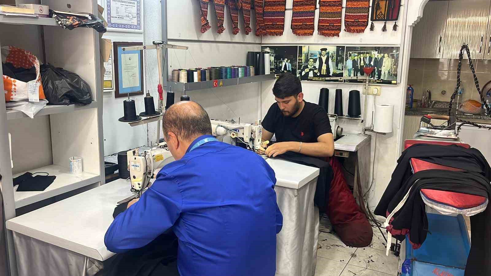 30 metrekarelik atölyede 36 yıldır Alanya şalvarını dünyaya tanıtıyor 9 30 metrekarelik atolyede 36 yildir alanya salvarini dunyaya tanitiyor 5 iYJkdaNR