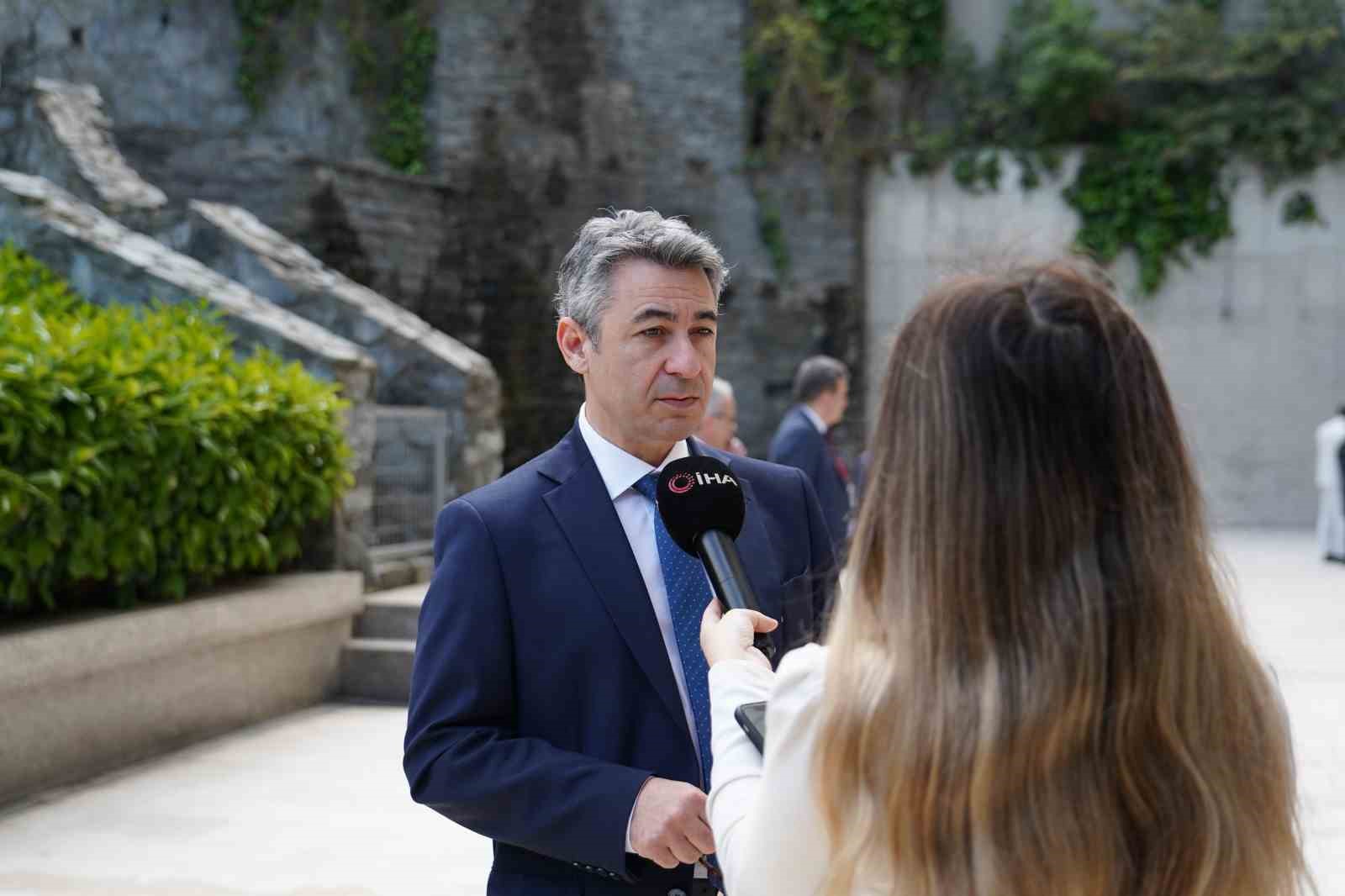 30 ülkeden 200’den fazla hekim Single Port teknolojisini İstanbul’da tartıştı 7 30 ulkeden 200den fazla hekim single port teknolojisini istanbulda tartisti 3 J4gj3R2Q