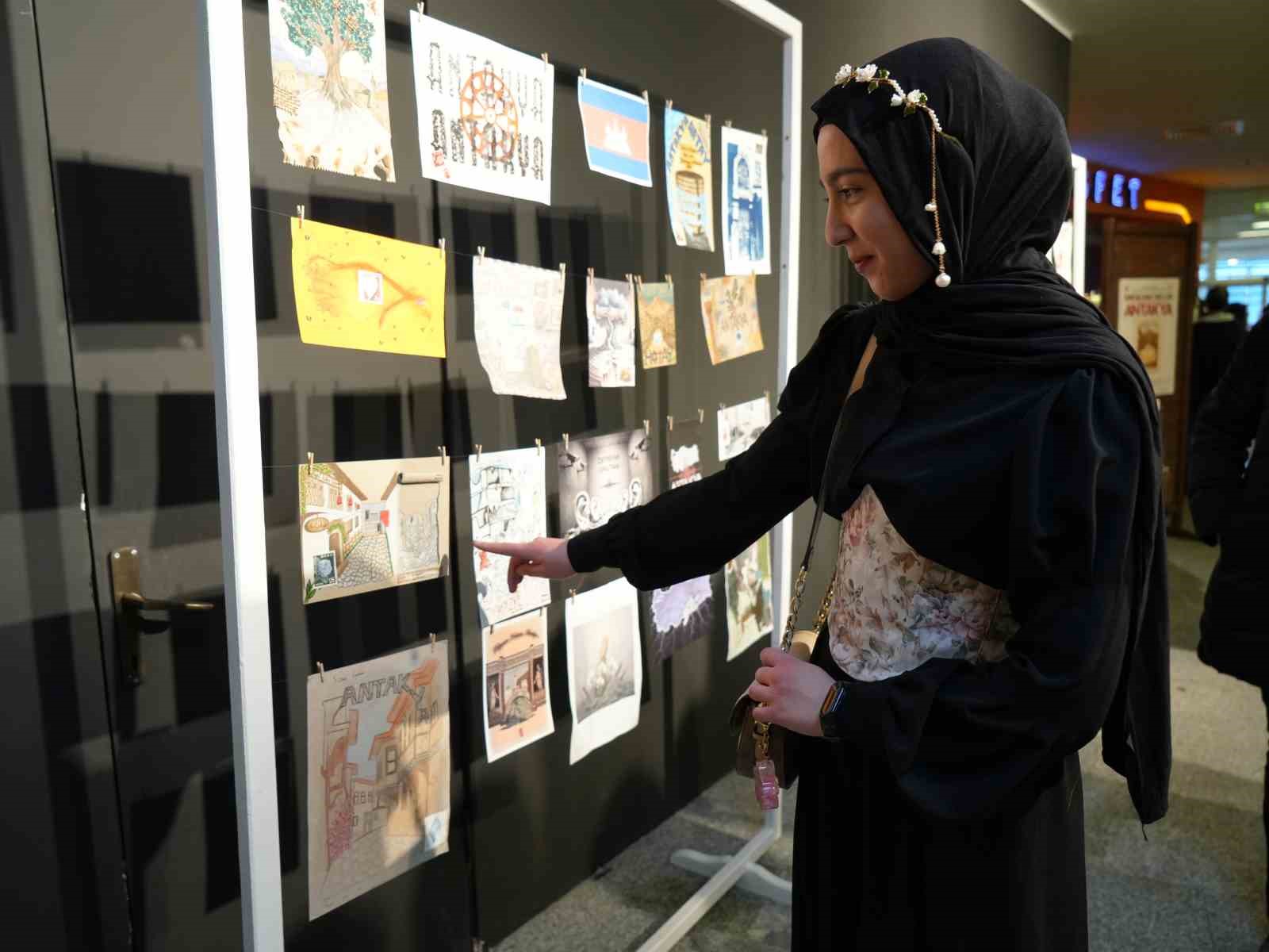 30 ülkeden 350 sanatçı posta sanatıyla "asrın felaketi"ni anlattı 7 30 ulkeden 350 sanatci posta sanatiyla asrin felaketini anlatti 3