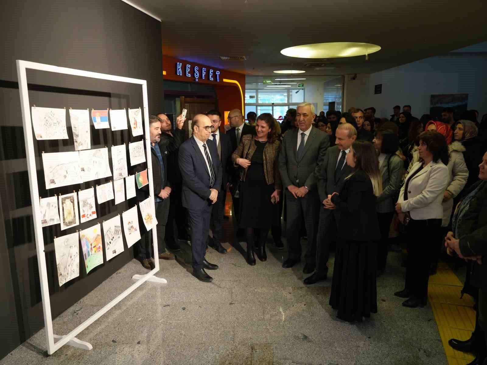 30 ülkeden 350 sanatçı posta sanatıyla "asrın felaketi"ni anlattı 9 30 ulkeden 350 sanatci posta sanatiyla asrin felaketini anlatti 5