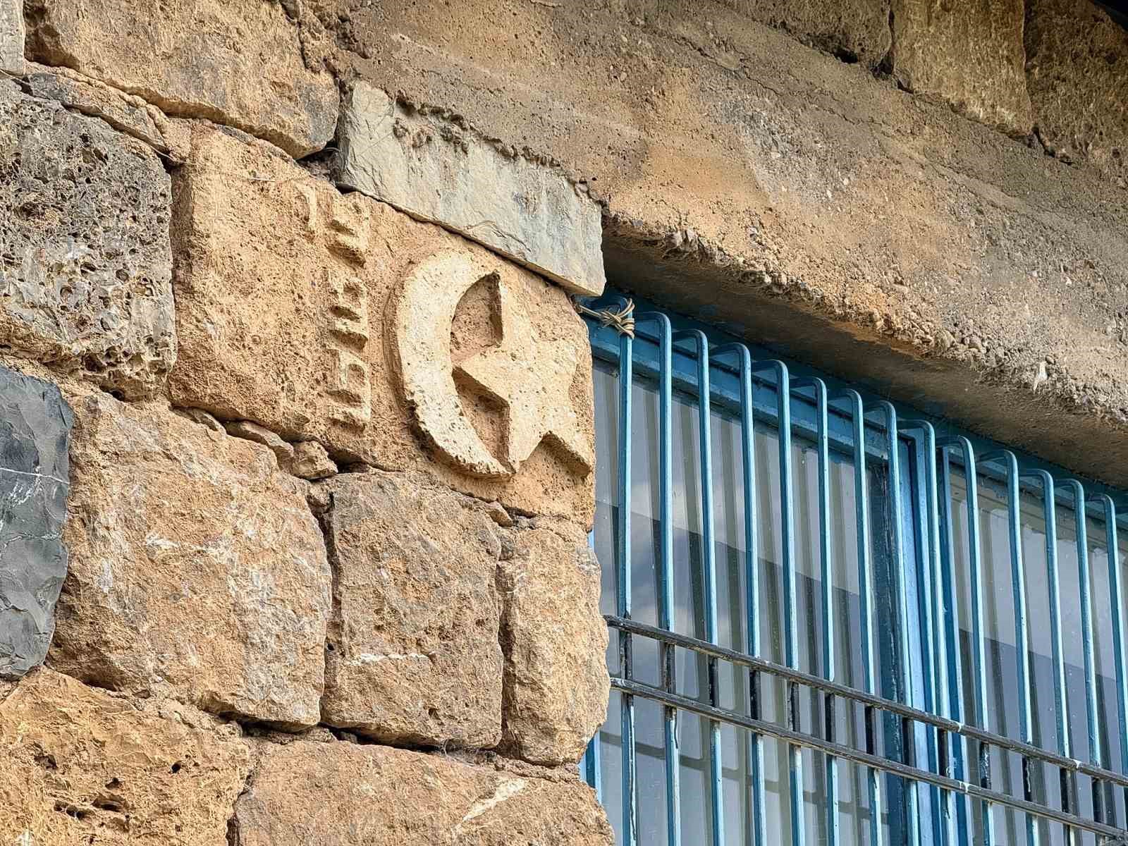 30 yıl önce kendi emeğiyle yaptığı ev turistlerin ilgi odağı oldu 4 30 yil once kendi emegiyle yaptigi ev turistlerin ilgi odagi oldu 0 U2KwgOPI
