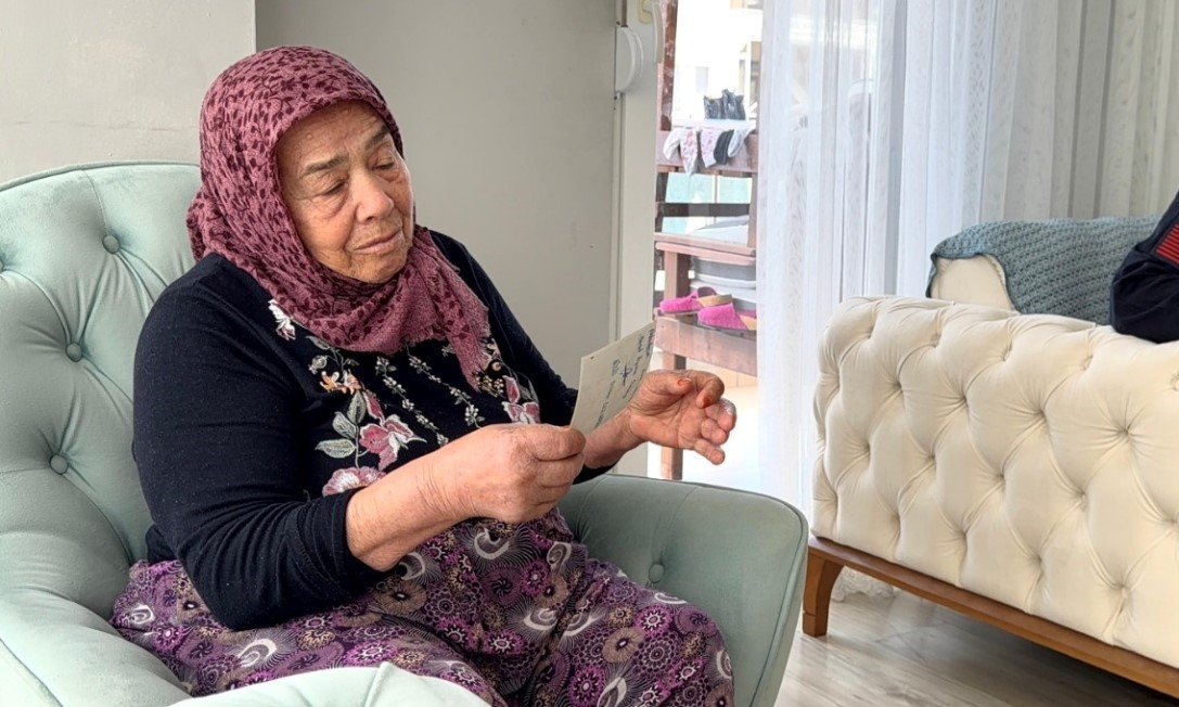 30 yil once sehit olan askerin silah arkadasindan sehit annesine duygulandiran ziyaret 4 bFOVkAPV