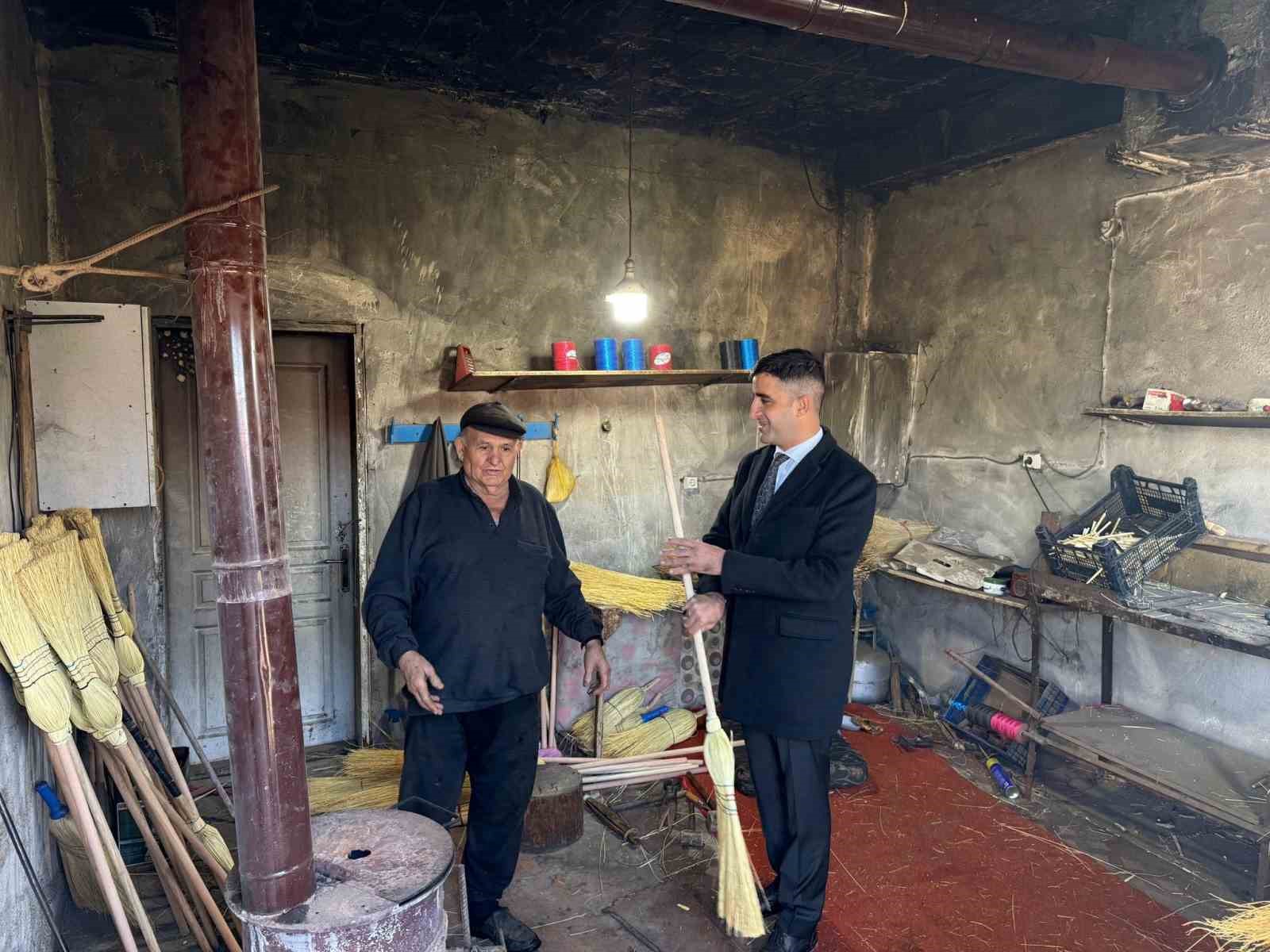 30 yildir supurge yapiyor bu meslek benim omrum diyor 2 Ryd815y2