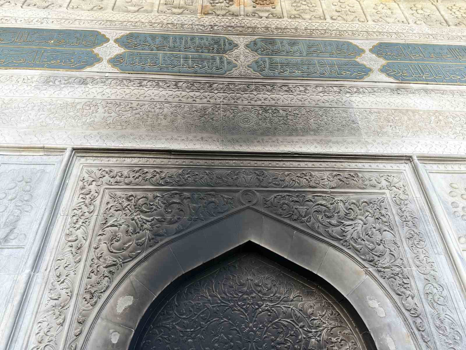 300 yillik tophane cesmesi ates yakilmasi sonucu zarar gordu 4 OWaguUOO