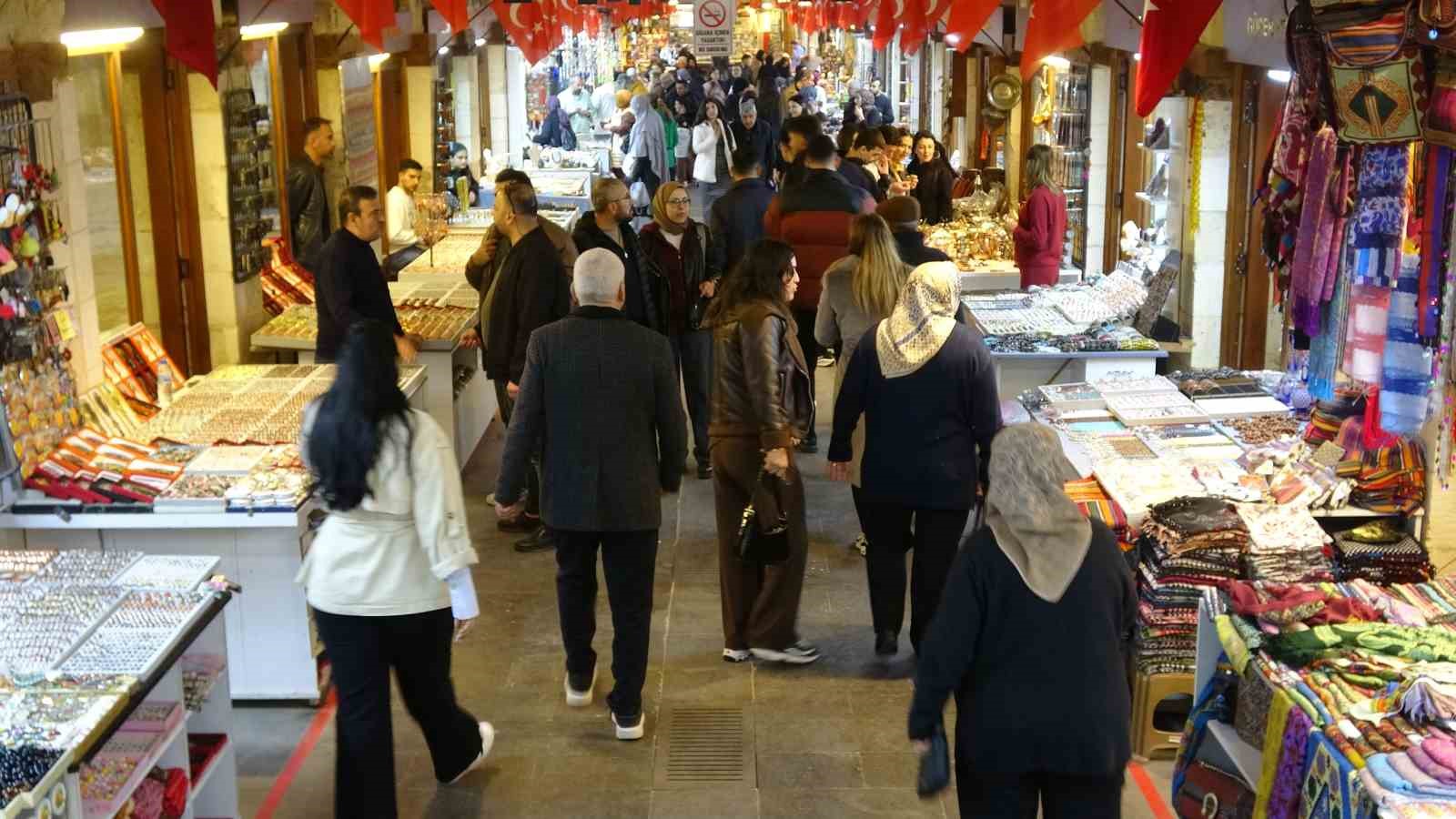 300 yıllık Zincirli Bedesten turistlerin gözdesi 4 300 yillik zincirli bedesten turistlerin gozdesi 0 QsOQhhfv