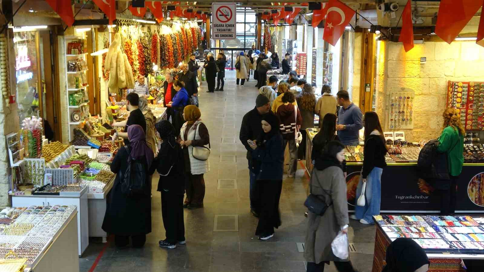 300 yıllık Zincirli Bedesten turistlerin gözdesi 6 300 yillik zincirli bedesten turistlerin gozdesi 2 whD2EhHF