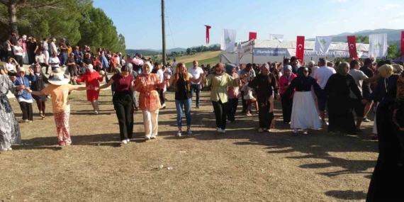 313-yillik-karadede-panayirina-binlerce-kisi-akin-etti-JThcPRT7.jpg