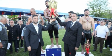 32-kagithane-yagli-gureslerinde-seckin-duman-baspehlivan-oldu-UnpsiJKc.jpg