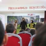32-okulda-5-bin-ogrenciye-akran-zorbaligina-karsi-tiyatrolu-egitim-verildi-keNGHRR4.jpg