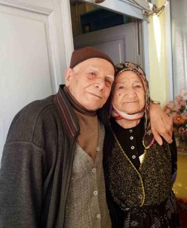 32-yil-sonra-mavisinden-gozyasi-dokerek-ayrildi-rpFknZXJ.jpg
