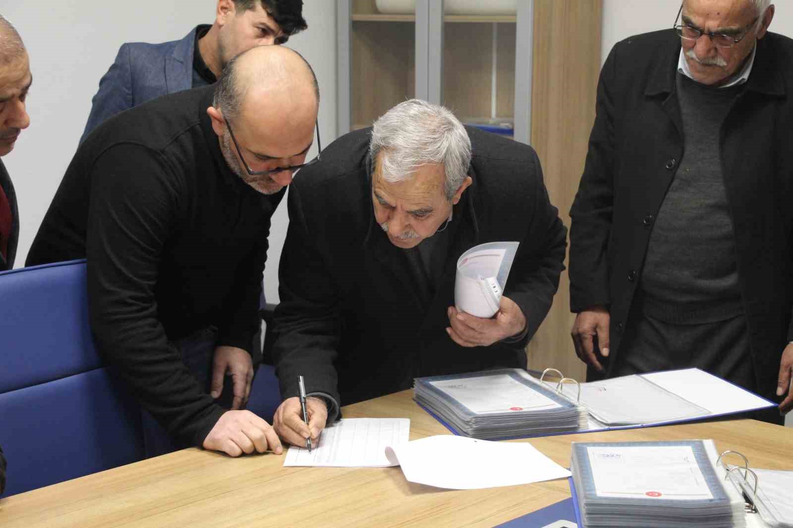 32 yillik hasret sona erdi seslice koyu tapularina kavustu 3