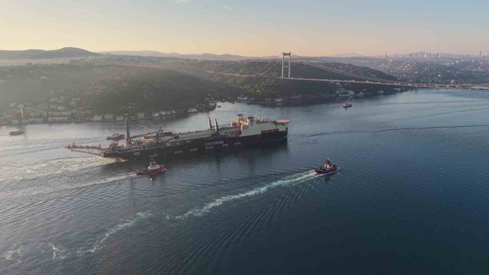 325 metrelik dev boru döşeme gemisi İstanbul Boğazı’ndan geçiş yaptı 4 325 metrelik dev boru doseme gemisi istanbul bogazindan gecis yapti 0 PQSDrKEv