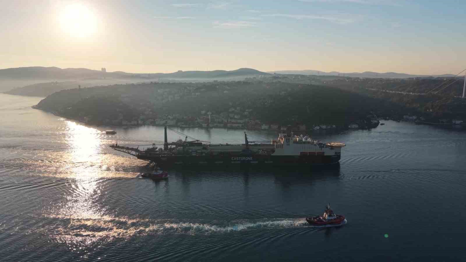 325 metrelik dev boru döşeme gemisi İstanbul Boğazı’ndan geçiş yaptı 5 325 metrelik dev boru doseme gemisi istanbul bogazindan gecis yapti 1 YXk6CSaN