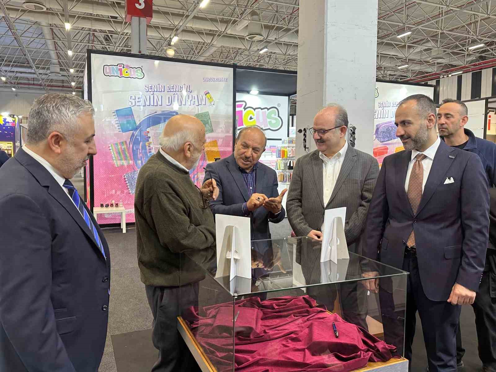 32nci kirtasiye fuarina vatandaslardan yogun ilgi 1 yq2dpXuP