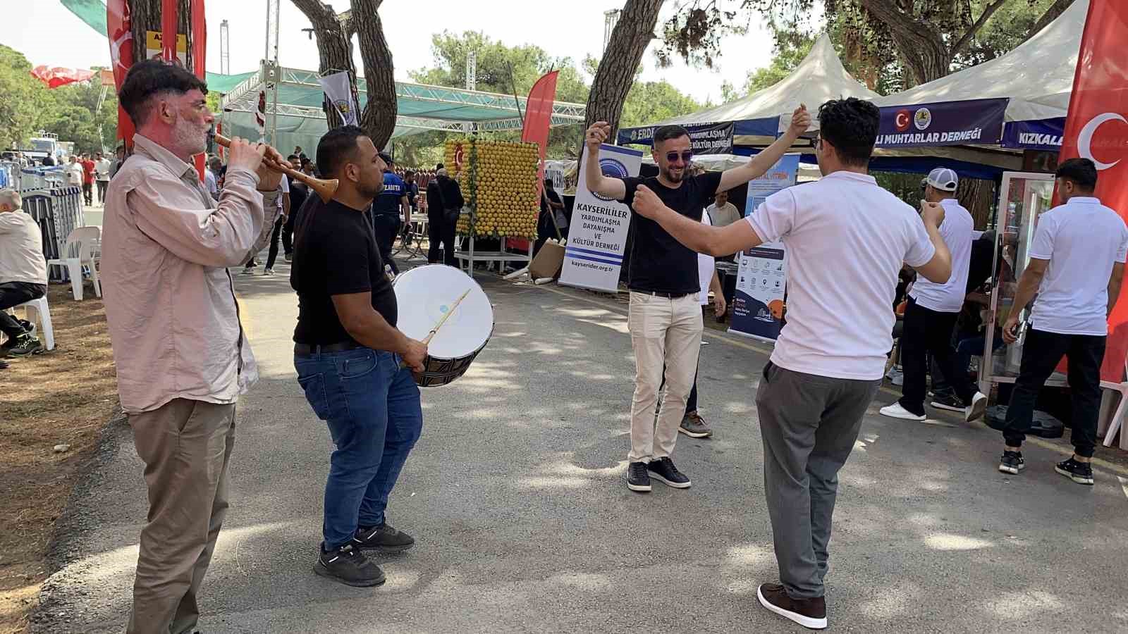 33 geleneksel turkmen solenine binlerce kisi katildi 6