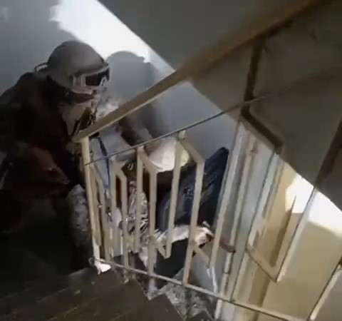 33 yil hapis cezasi ie aranan binbir surat kurye kiligindaki polislerce yakalandi 2 RIXc54HP