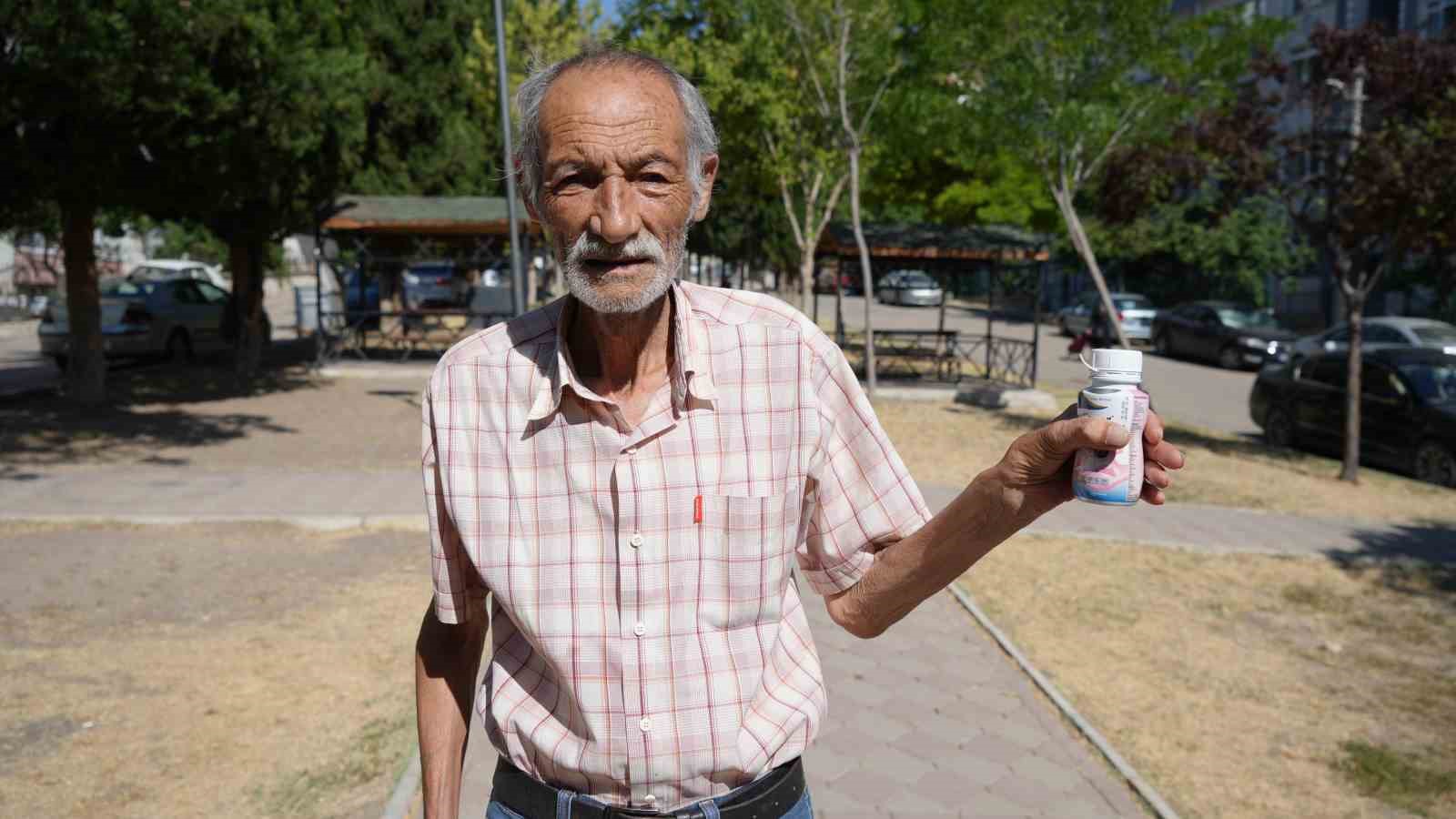 34 yildir su icemeyen yasli adam 10 gundur yemek de yiyemiyor 2 7u6VVL1Z