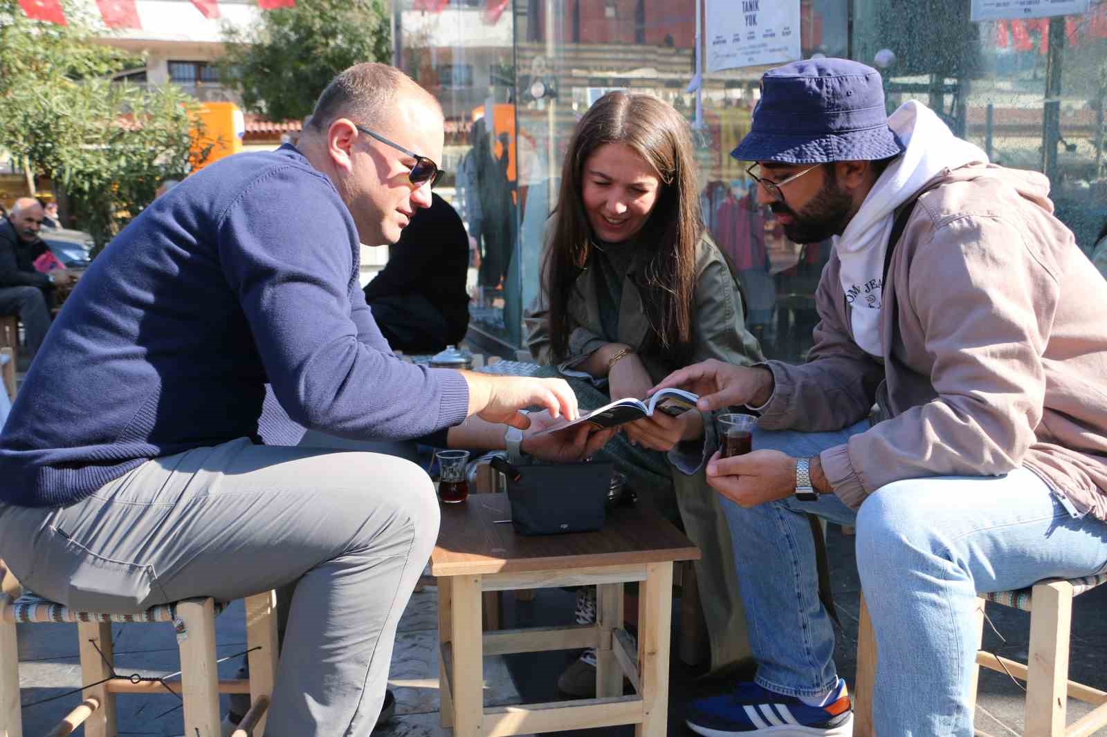 35 yillik aracla diyarbakiri karis karis geziyorlar 1 ppRZRIO2