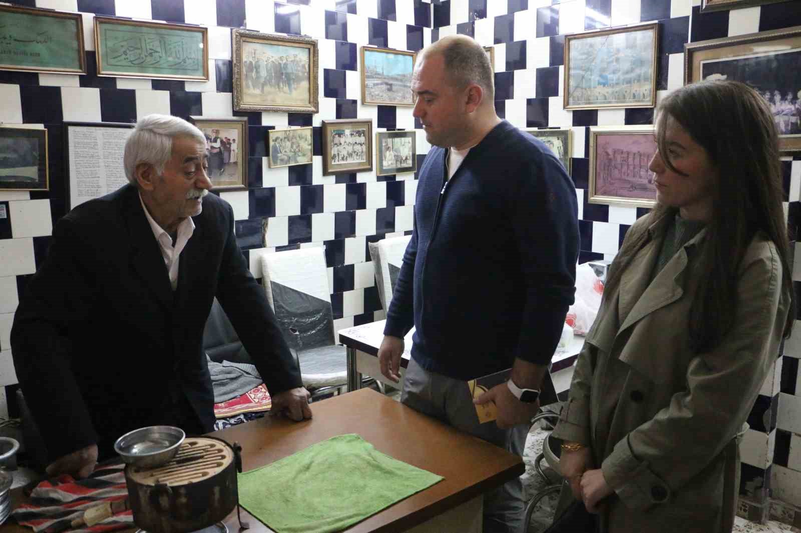 35 yillik aracla diyarbakiri karis karis geziyorlar 5 dilChUUb