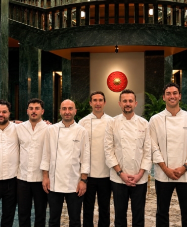 36-nato-liderler-zirvesinin-resmi-gala-yemegi-sef-fatih-tutak-tarafindan-hazirlandi-e8HCKmd3.jpg